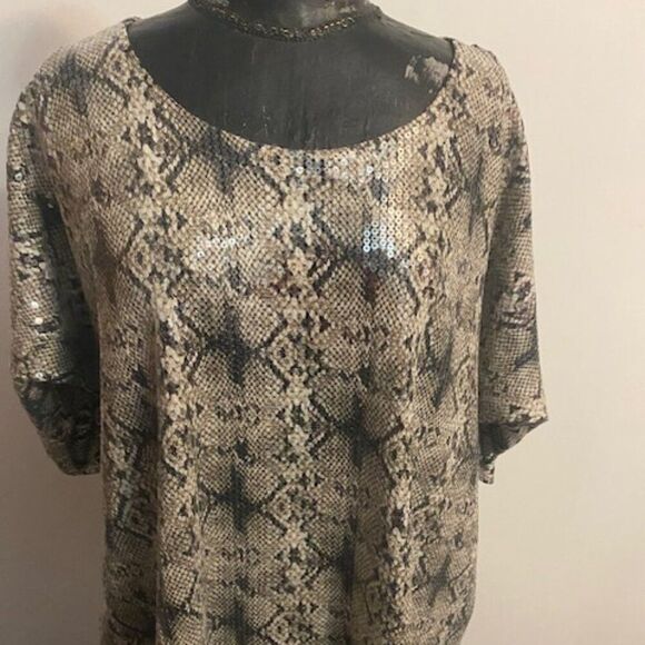 Style & Co Sequin Snakeskin print top, size 1X - Picture 1 of 3